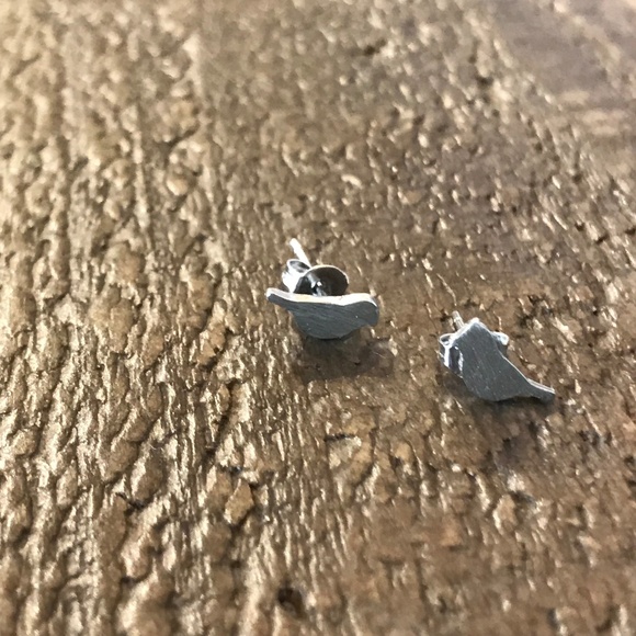 Sterling Silver Bird studs minimalist earrings - Picture 8 of 8